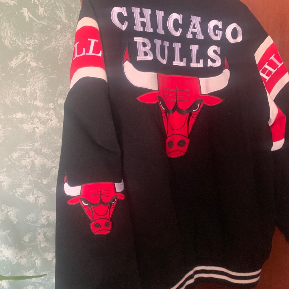 100 % Authentic Chicago Bulls Jacket